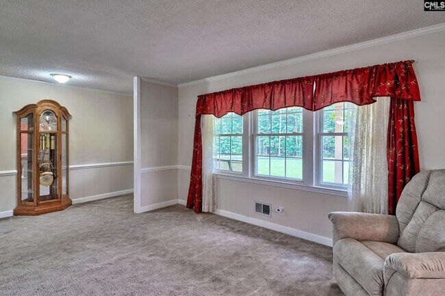 Building Photo - 221 Crooked Creek Rd