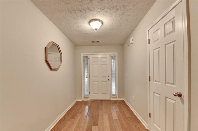 Building Photo - 310 Andrew Ridge Dr