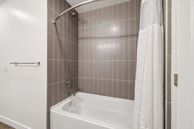 Building Photo - 222 E Jefferson St