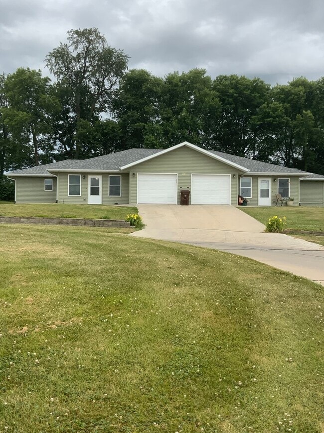 Primary Photo - 221 Glenda Dr