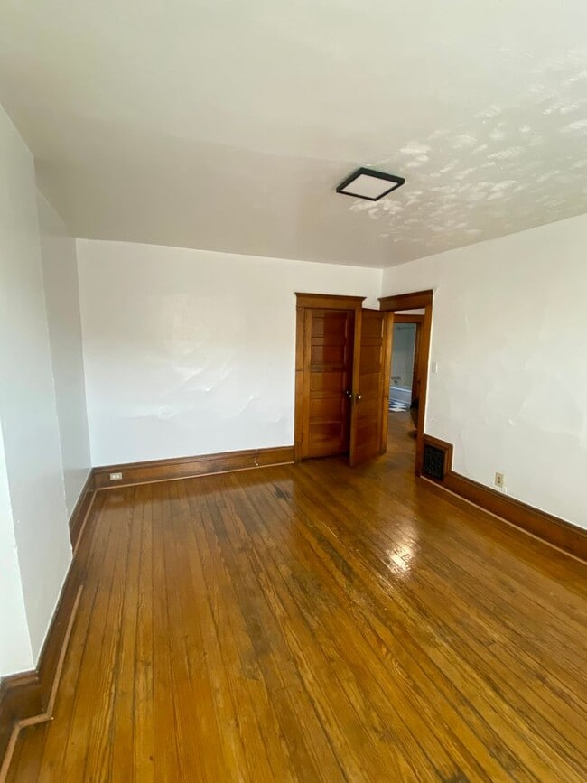 Building Photo - 1005-1017 W. 14th Ave.