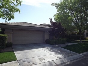 Building Photo - **WONDERFUL SINGLE STORY HOME IN GUARD GATED "ANTHEM COUNTRY CLUB!!"