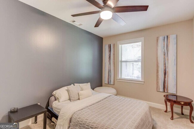 Building Photo - 1450 Edgebrook Ct NE