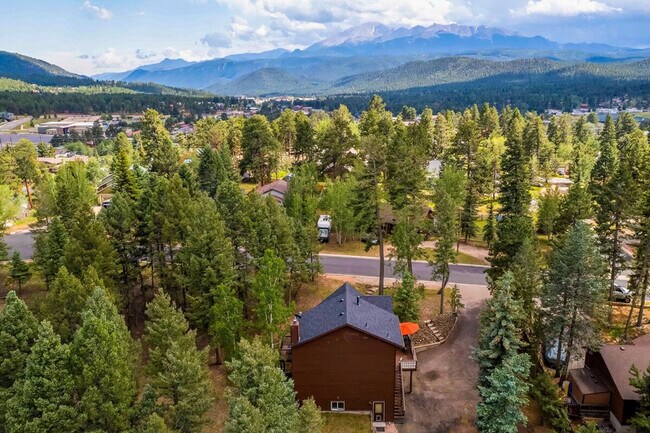 Building Photo - 320 E Gunnison Ave