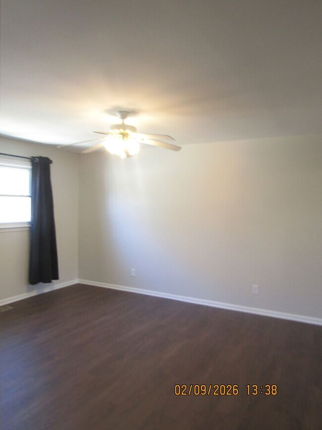 Building Photo - Lake Whitehurst