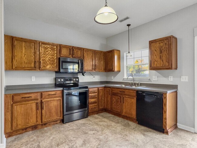 Building Photo - 4080 Laurelwood Dr