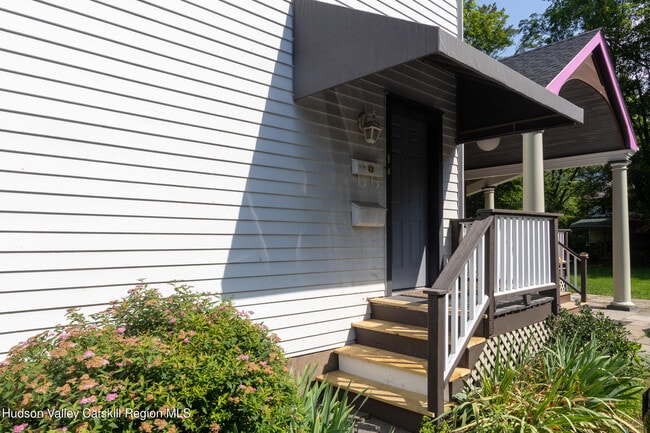 Building Photo - 35 Mill Hill Rd