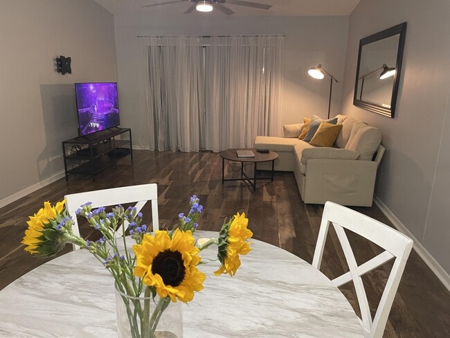 Building Photo - 1030 Green Pine Blvd