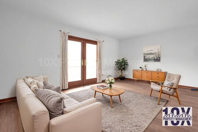 Building Photo - 141 Beacon Run W