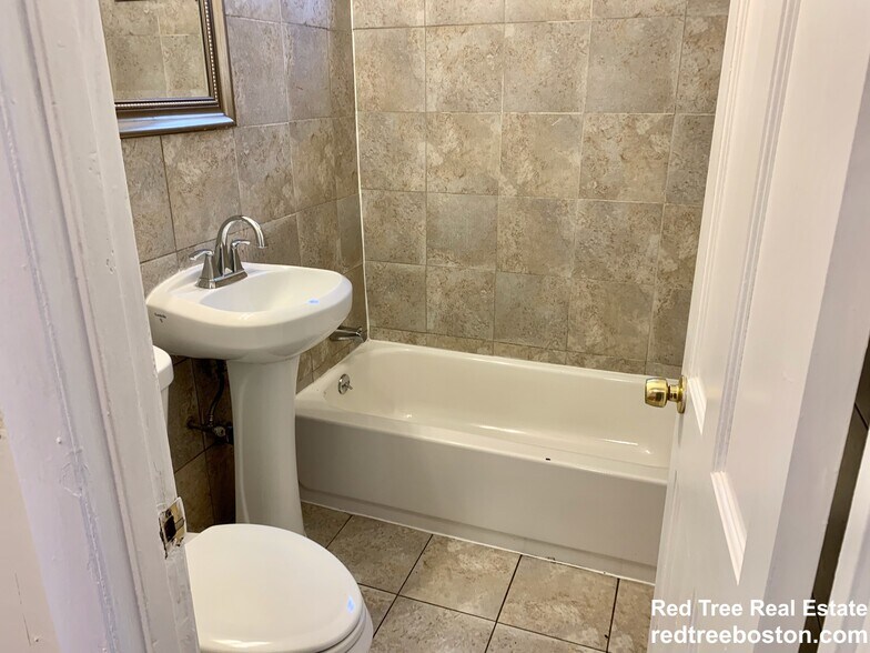 Building Photo - 20 Wadsworth St