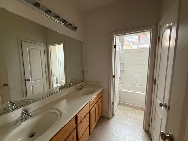 Building Photo - 1717 Monte Vista Ct