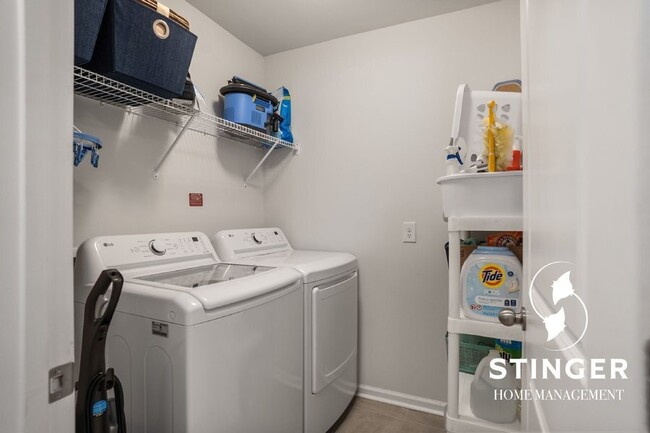 Building Photo - 19 Seneca Wy