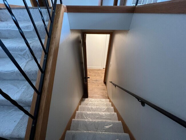 Building Photo - 2449 Gall Ave