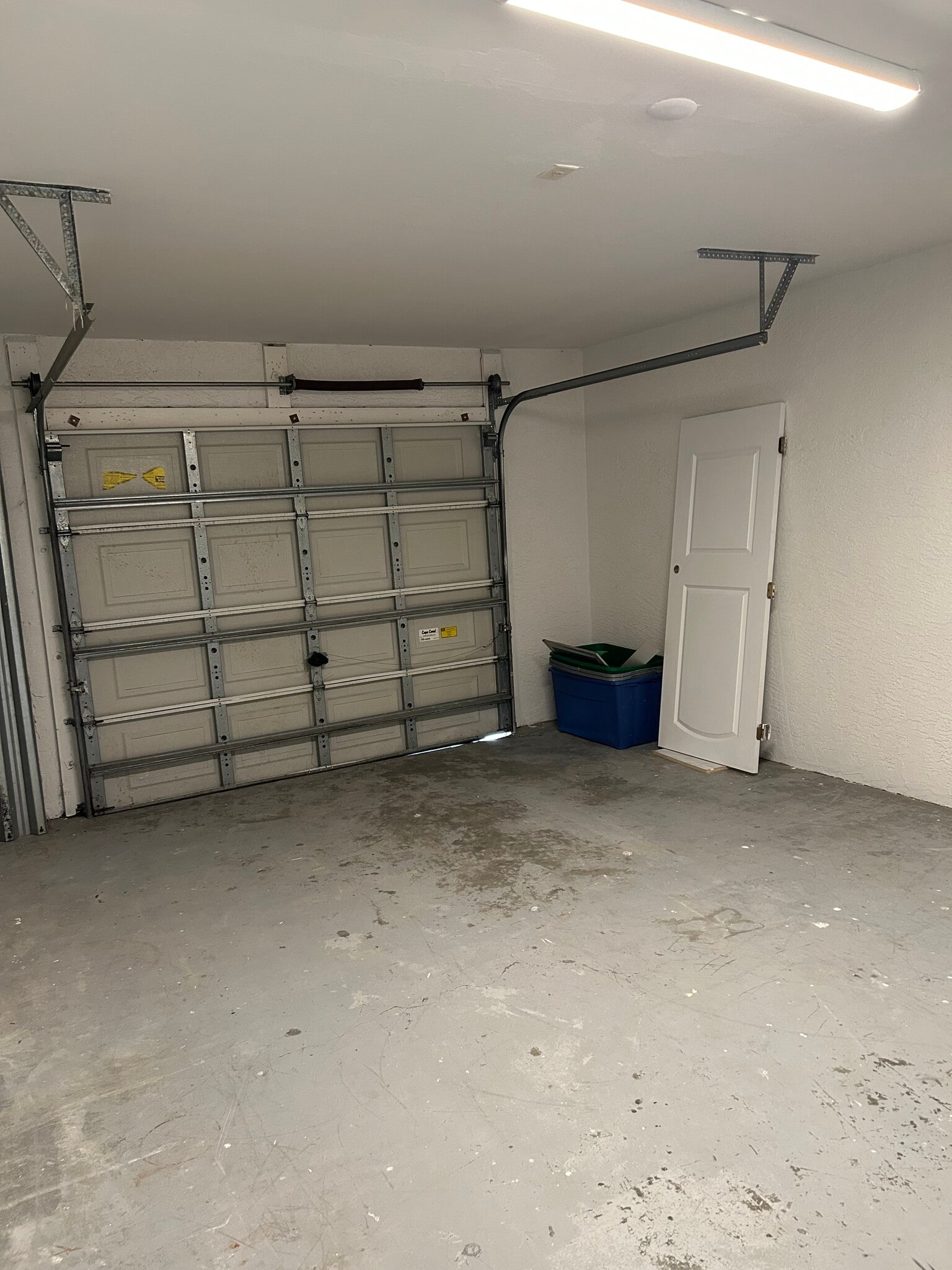 Building Photo - 2914 Santa Barbara Blvd