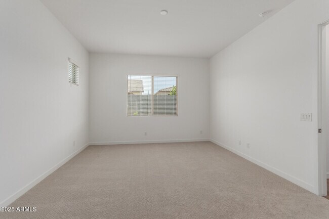 Building Photo - 44713 N 44th Dr