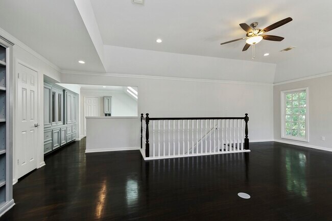 Building Photo - 810 Herdsman Dr