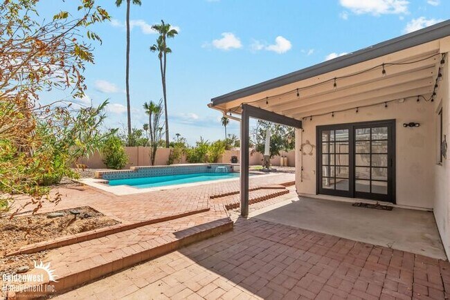 Building Photo - Captivating 3Bdm 2Ba Home with Pool in Scottsdale