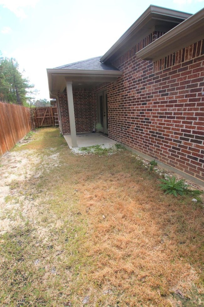 Building Photo - 3 Bedroom, 2 Bathroom Town Home in Tyler!