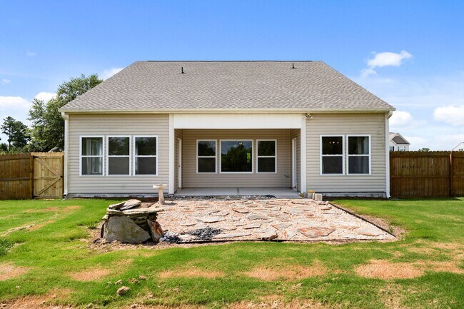 Building Photo - 217 Walker Grv Ln