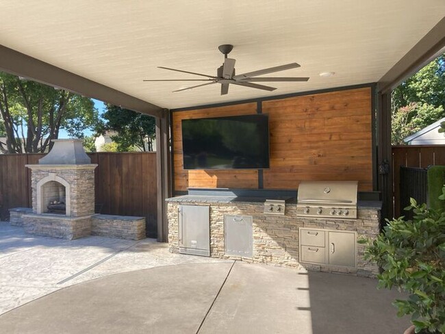 Building Photo - Coming Soon! Beautiful Executive Home in S...