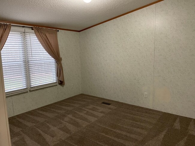 Building Photo - Updated Three Bedroom Two Bath Double Wide in Iron Station