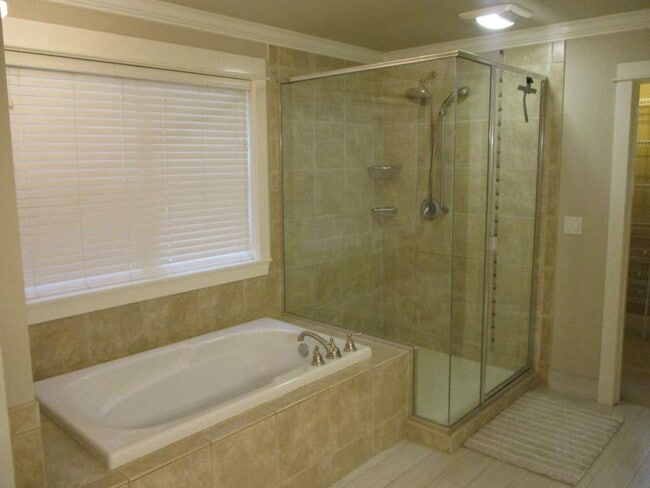 Building Photo - 11611 52nd Ave Ct NW
