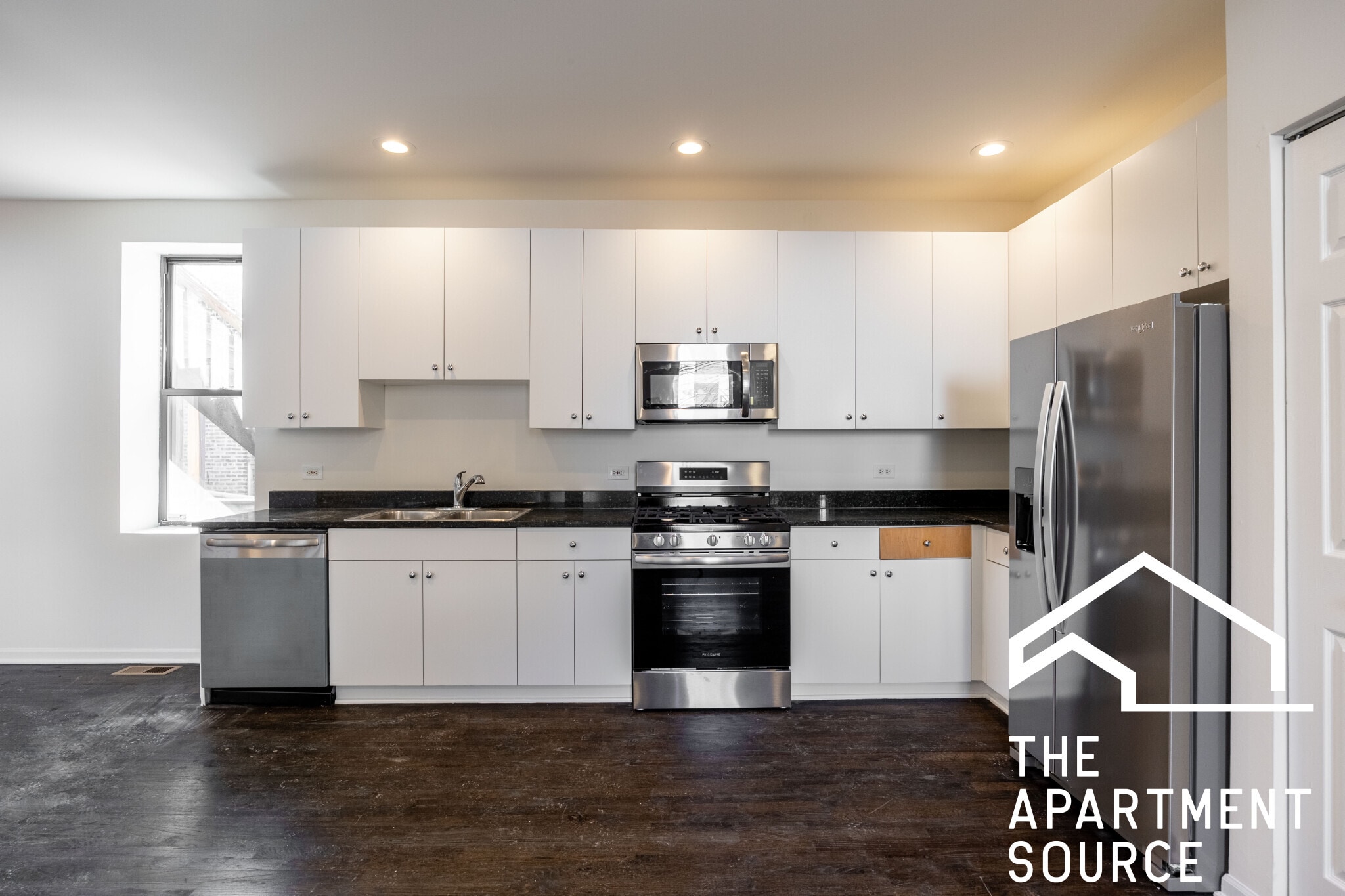 Building Photo - 1257 N Greenview Ave