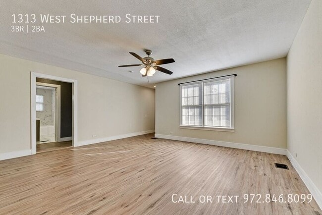 Building Photo - 1313 W Shepherd St