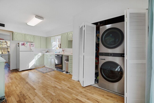 Building Photo - Charming 3 Bedroom House in Park Hill