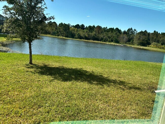 Building Photo - 4 Bedroom 3 Full Bath House in Convenient Location