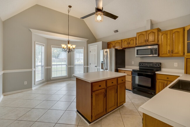 Building Photo - 397 Greenwich Dr