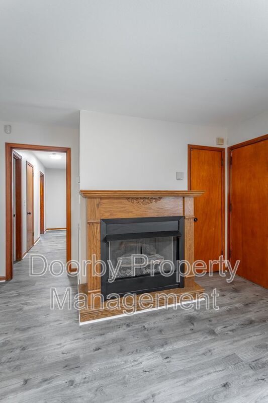 Building Photo - 186 Greens Lake Cir