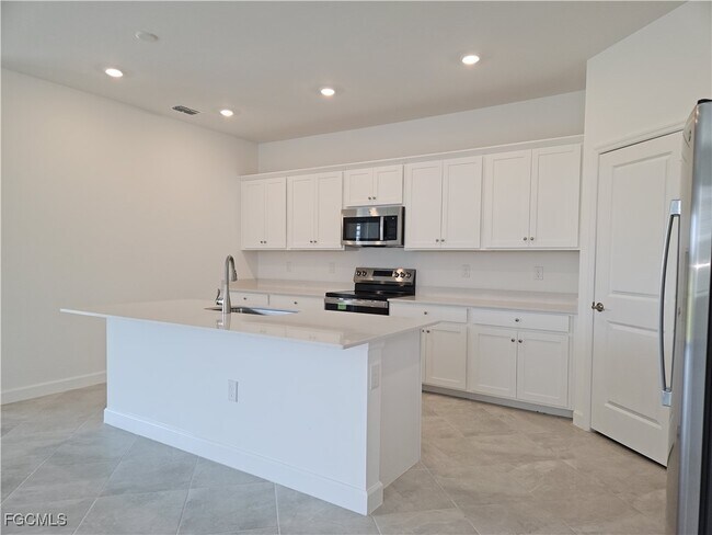 Building Photo - 20465 Copperhead Dr