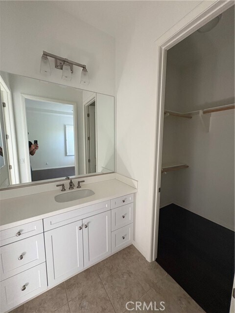 Building Photo - 89 Field Poppy