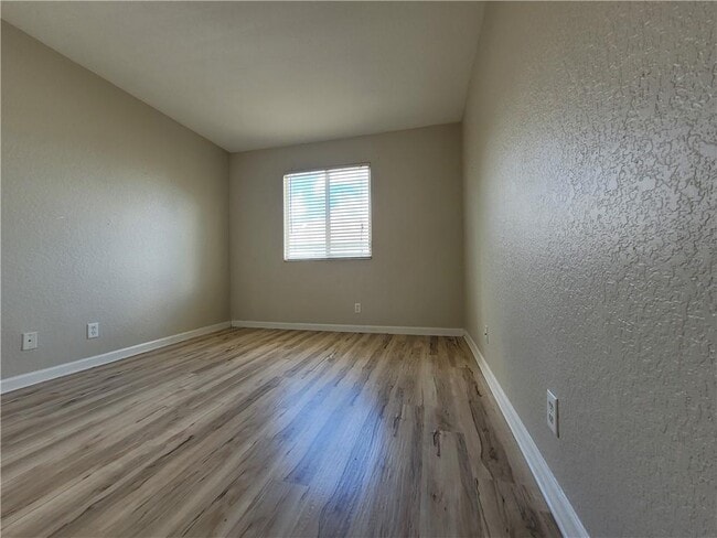 Building Photo - 4723 SW 14th St