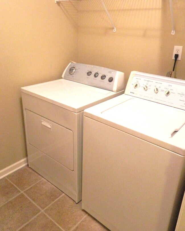 Building Photo - 1087 Waltons Pass