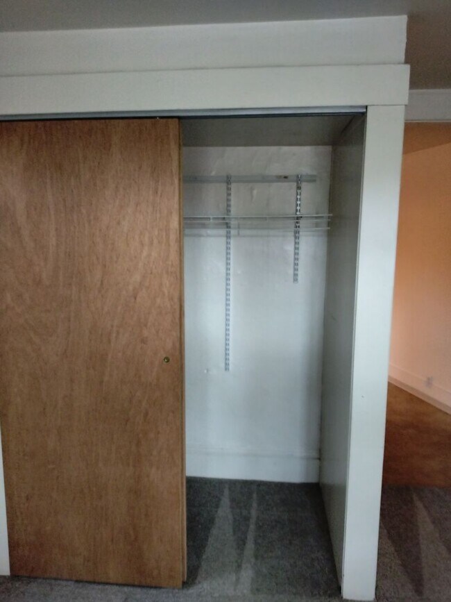 Building Photo - 614e15