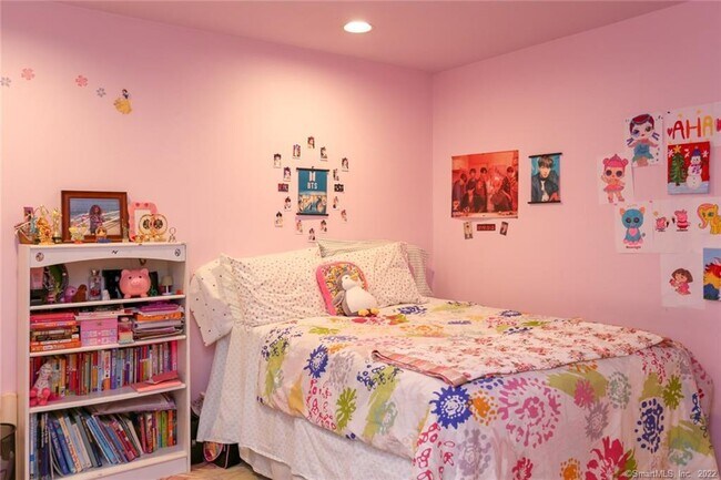 Building Photo - 431 Glenbrook Rd