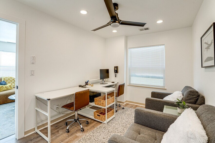 Building Photo - 641 Central Ave