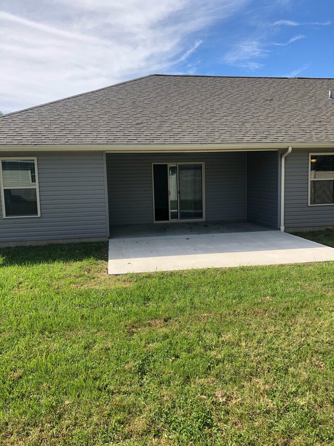 Building Photo - 2508 Fairway Dr