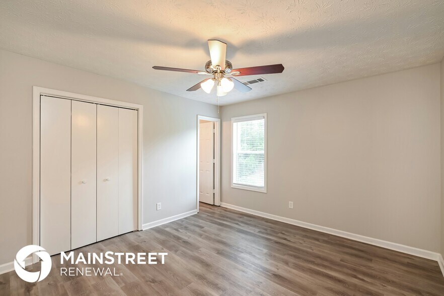 Building Photo - 2807 Cherokee Cove SW