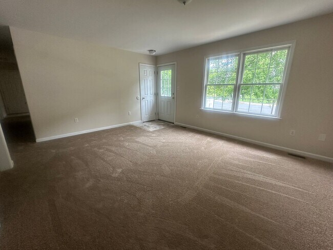 Building Photo - North East - 3 Bedroom 2 Bathroom