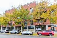 Building Photo - 5766 N Lincoln Ave