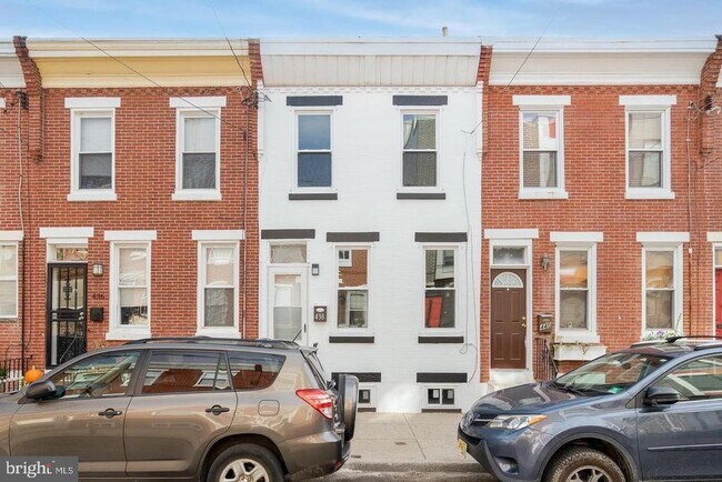 Building Photo - 438 Dudley St