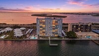 Building Photo - 7200 Sunshine Skyway Ln S