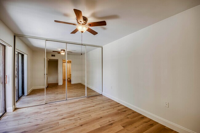 Building Photo - 2414 24th Ct