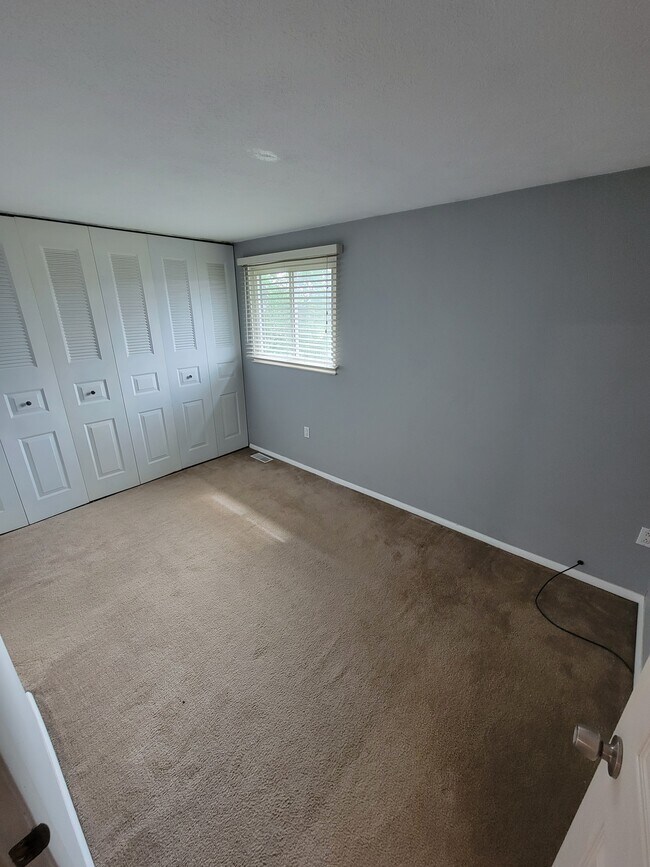 Building Photo - 175 Cranbrooke Dr