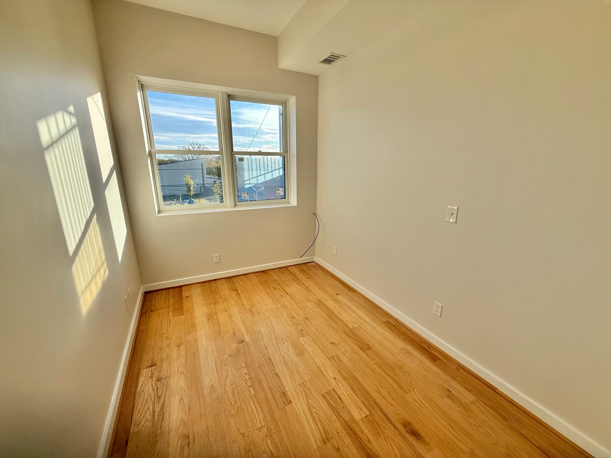 Building Photo - 2009 Benning Rd NE