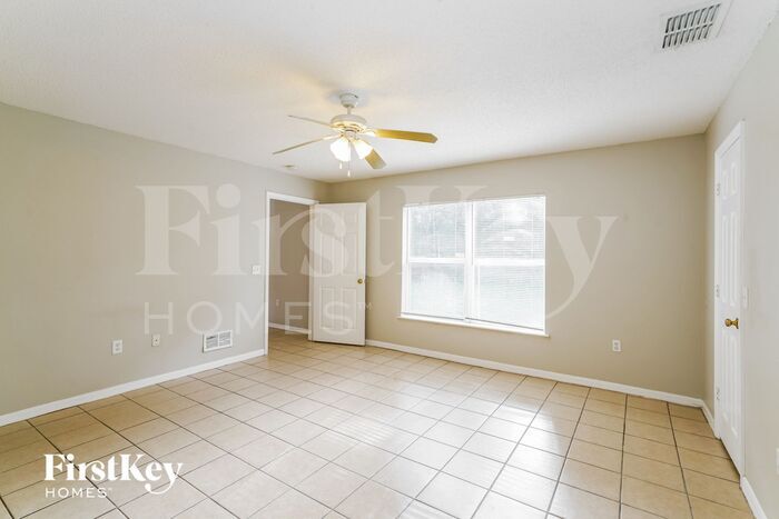 Building Photo - 7831 Country Chase Ave