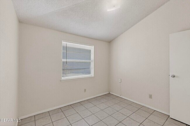 Building Photo - 11455 Sundrop Ct